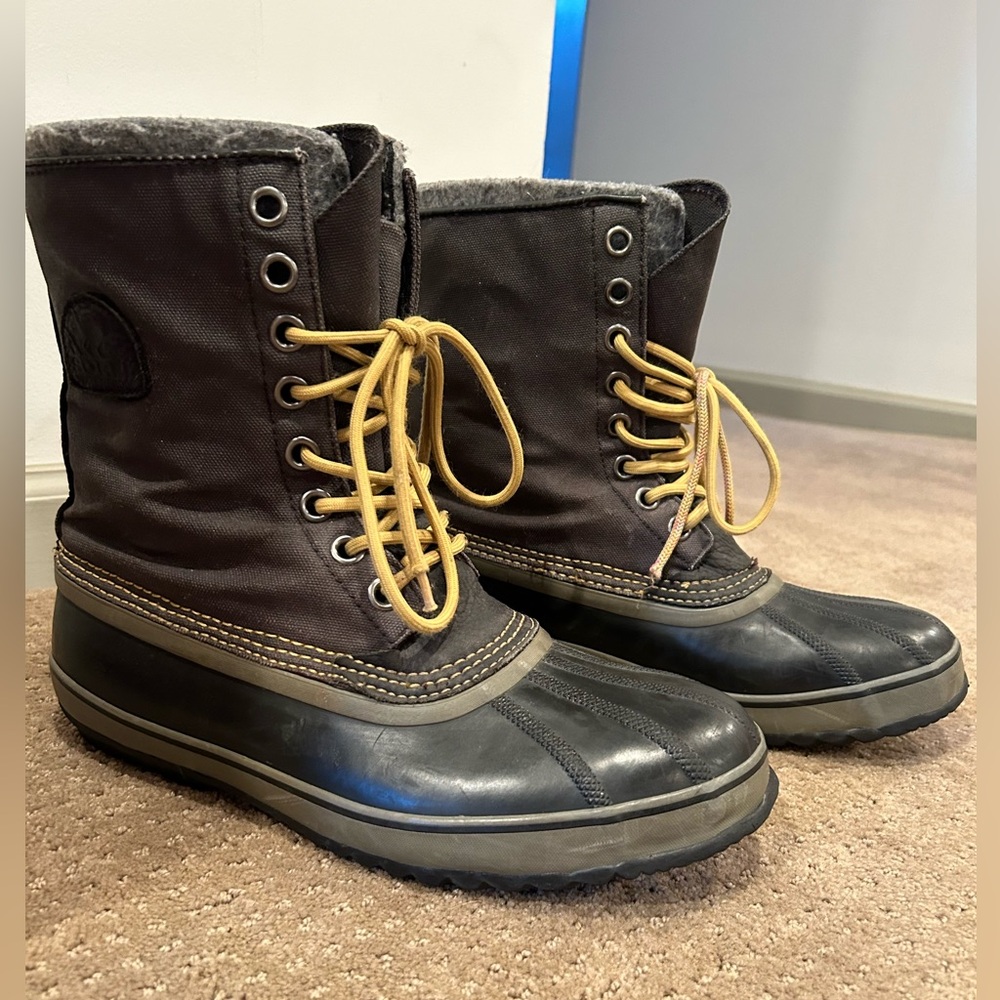 Sorel men’s 1964 CVS waterproof winter boot size 11